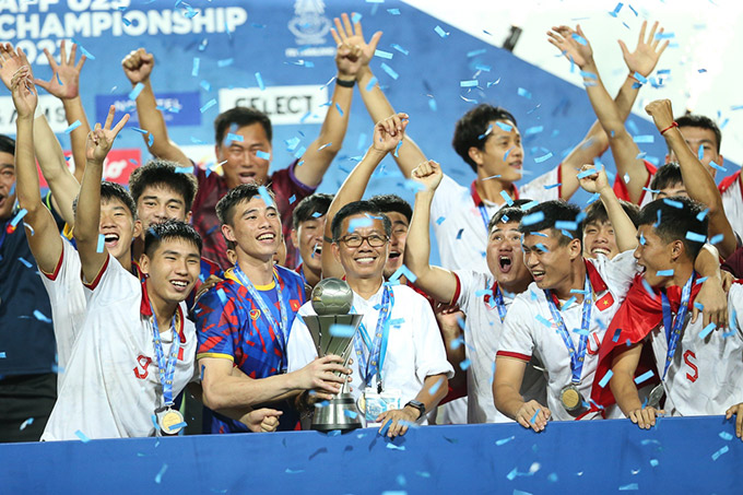 Thành Tích Nổi Bật